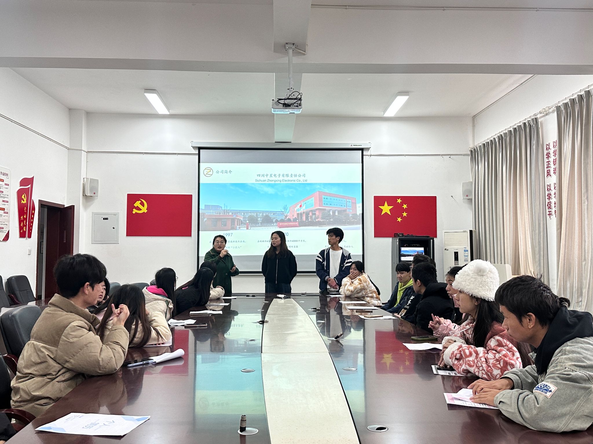 職引特教，藝啟未來 特殊教育學院精準施策助力2026屆畢業生揚帆起航